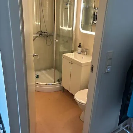 Two Bedrooms, Own Bathroom And Kitchenette, 5 Minutes From Ons Apartamento Tananger